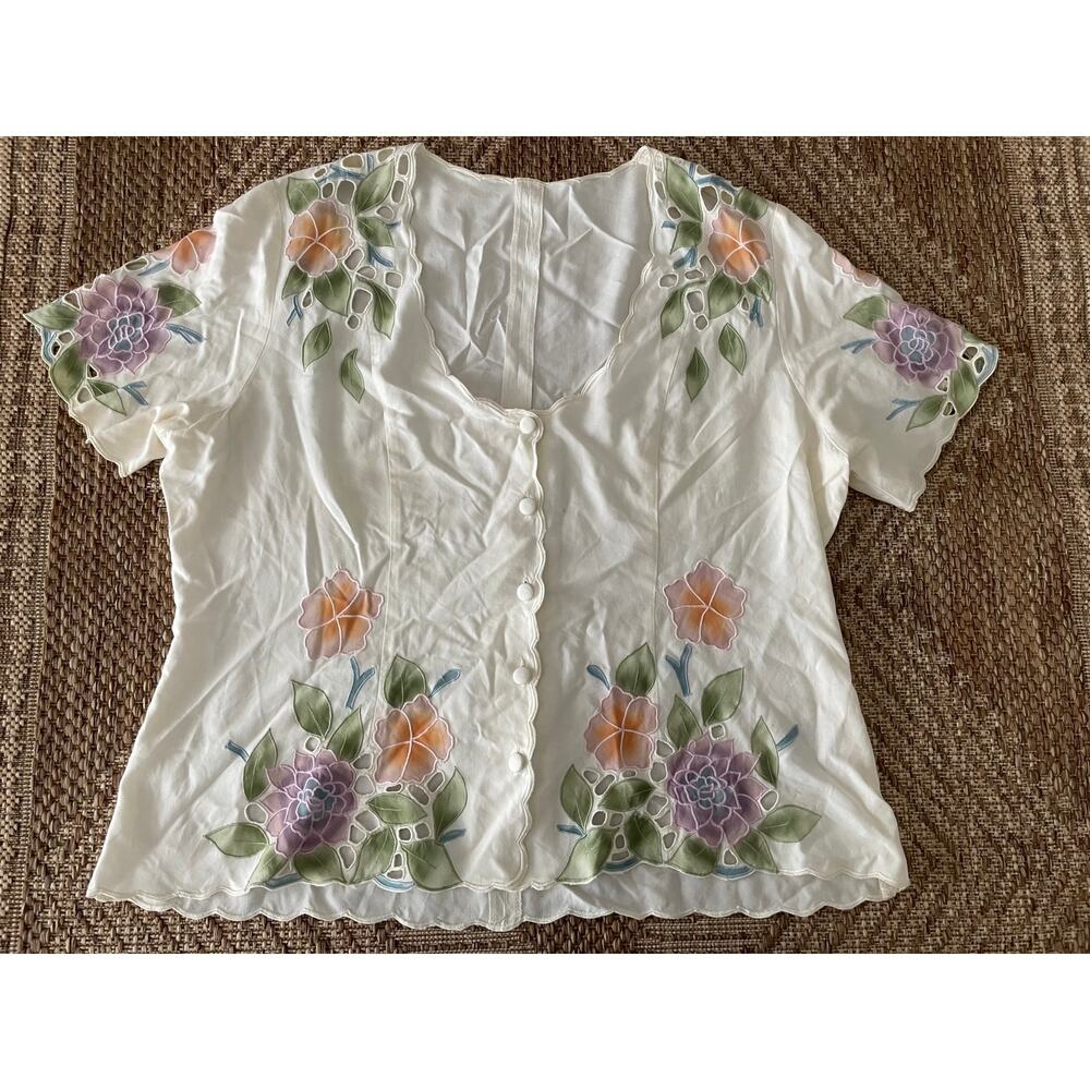 Vtg. Sue Brett Cream Button Front Blouse Floral Cutouts SZ AB